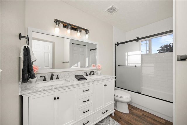 1422 N Murray Ln, Liberty Lake, WA 99019