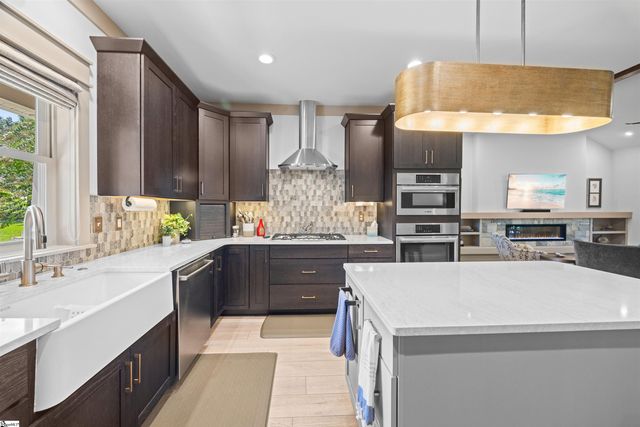 5 Maxfli Court, Travelers Rest, SC 29690