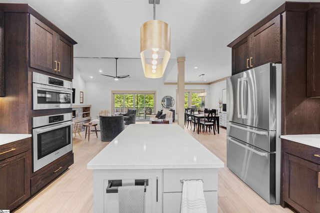 5 Maxfli Court, Travelers Rest, SC 29690