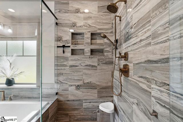 5 Maxfli Court, Travelers Rest, SC 29690