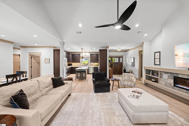 5 Maxfli Court, Travelers Rest, SC 29690