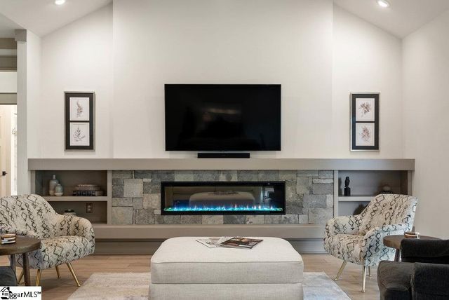 5 Maxfli Court, Travelers Rest, SC 29690