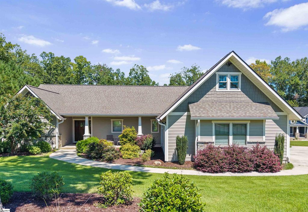 5 Maxfli Court, Travelers Rest, SC 29690