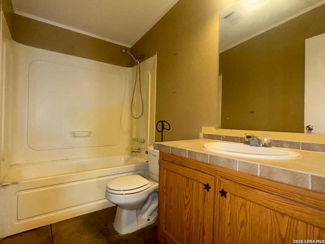 435 North Trail, Pleasanton, TX 78064