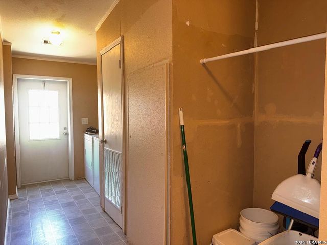 435 North Trail, Pleasanton, TX 78064