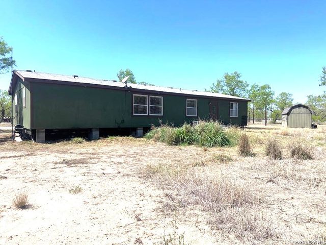 435 North Trail, Pleasanton, TX 78064