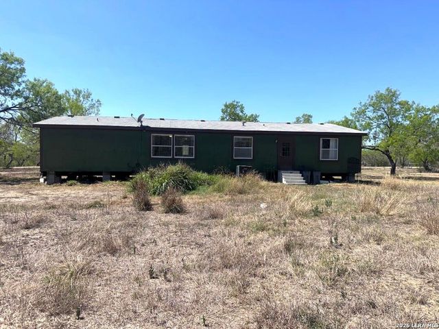 435 North Trail, Pleasanton, TX 78064