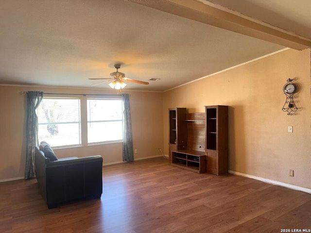 435 North Trail, Pleasanton, TX 78064