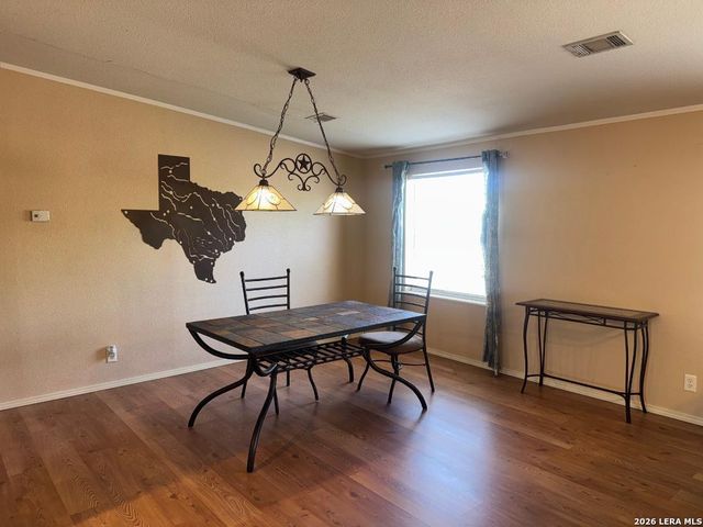 435 North Trail, Pleasanton, TX 78064