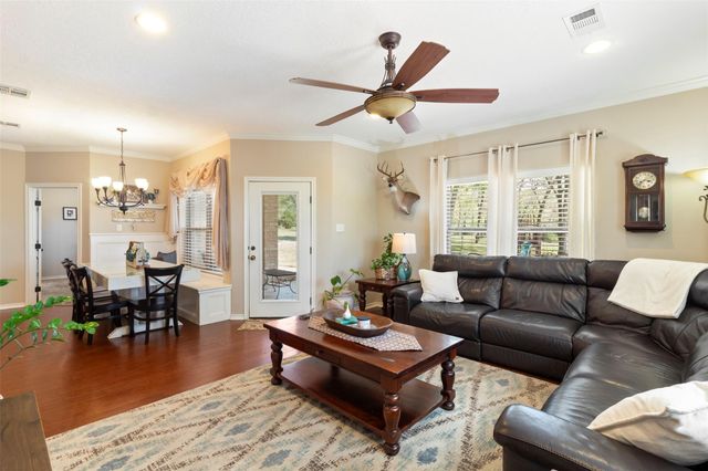 638 Oak Tree Lane, Franklin, TX 77856