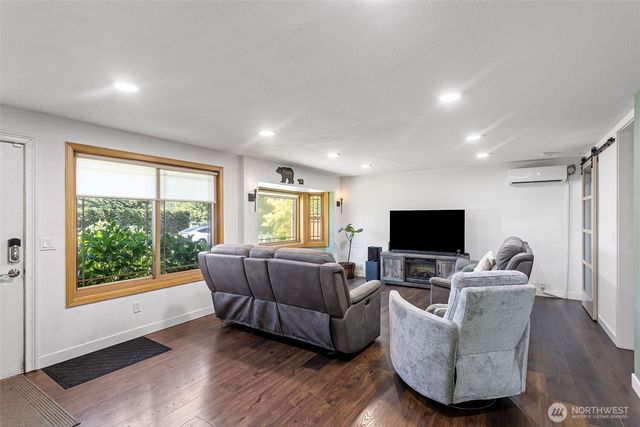 12711 52nd Avenue E, Tacoma, WA 98446