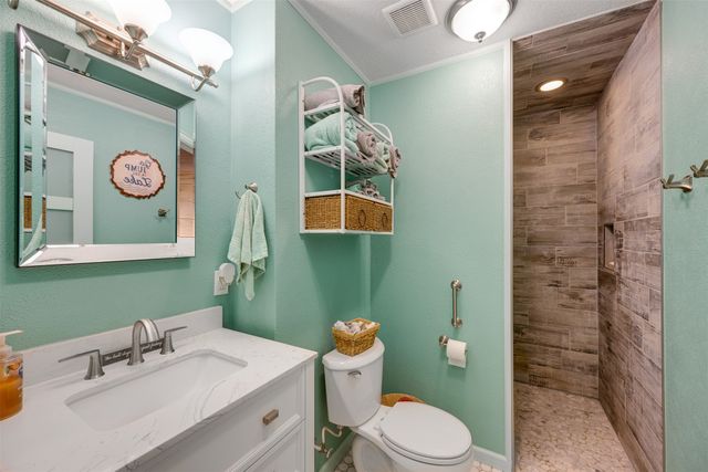 23126 J E B Circle, Frankston, TX 75763