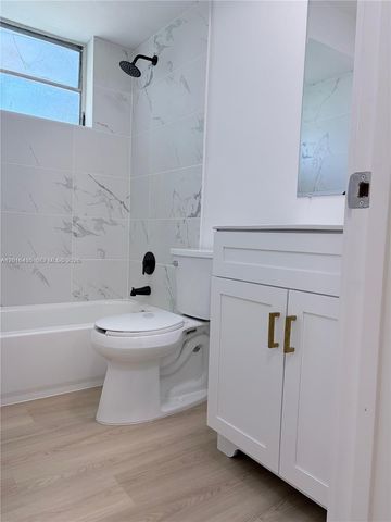 31 NW 163rd St 65, Miami, FL 33169