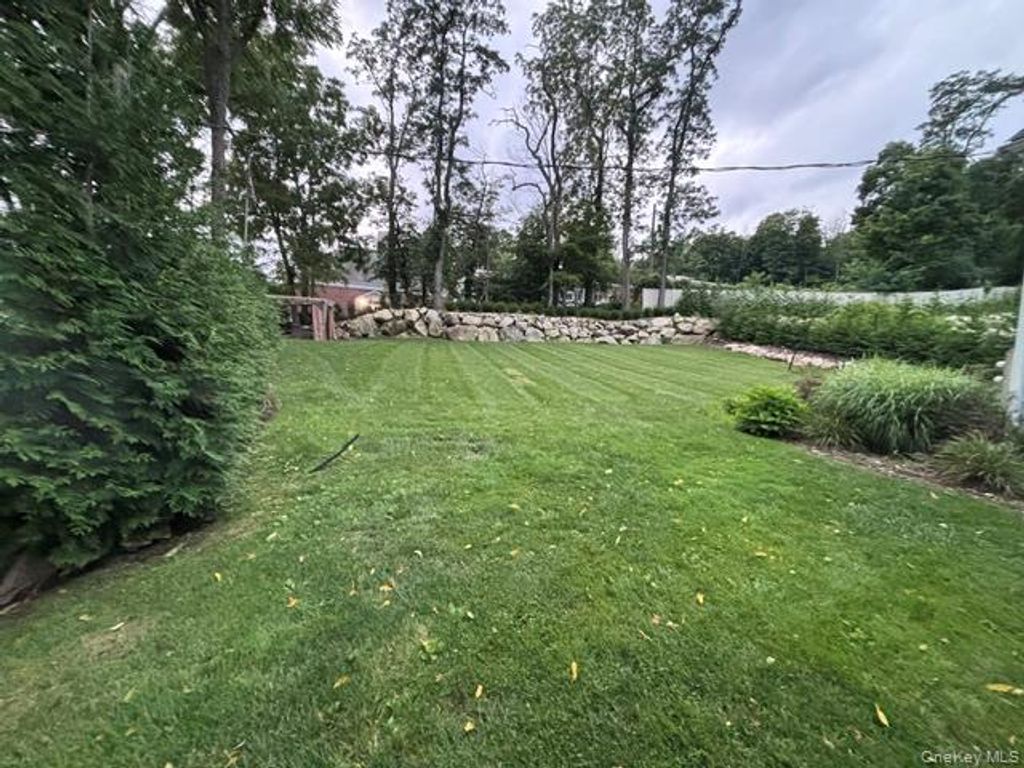 915 Route 9W, Fort Montgomery, NY 10922 — exterior