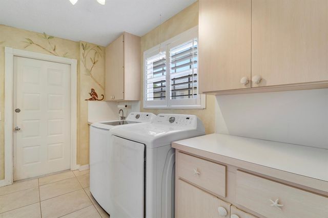 262 Brier Circle, Jupiter, FL 33458