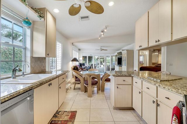 262 Brier Circle, Jupiter, FL 33458