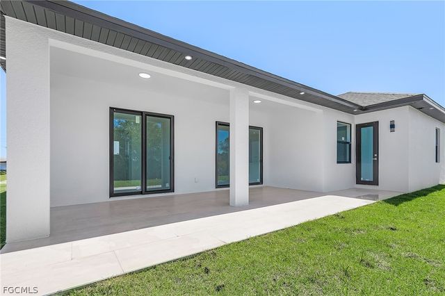 752 Crystal AVE S, Lehigh Acres, FL 33974