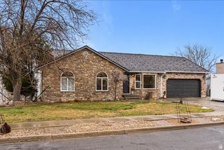 41 ACORN DR, North Salt Lake, UT 84054