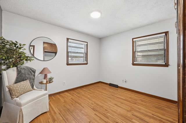 420 Westfield St, Wichita, KS 67209