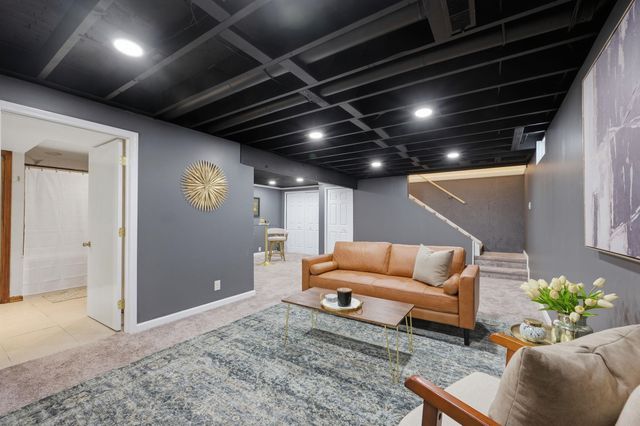 420 Westfield St, Wichita, KS 67209