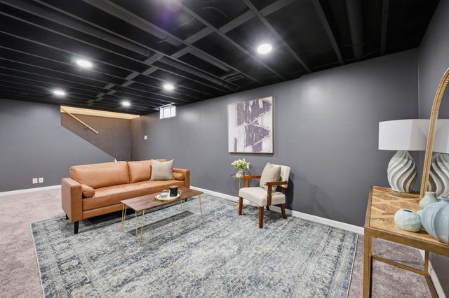 420 Westfield St, Wichita, KS 67209