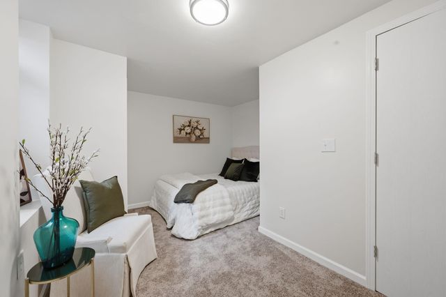 420 Westfield St, Wichita, KS 67209