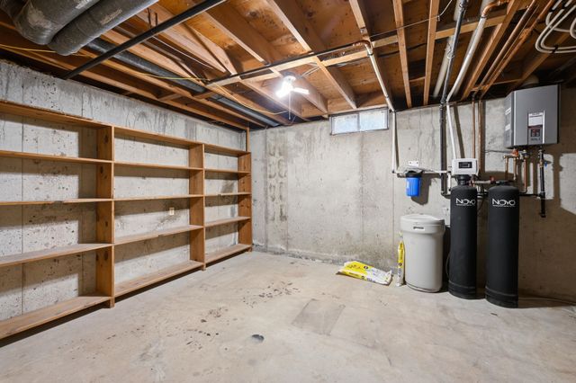 420 Westfield St, Wichita, KS 67209