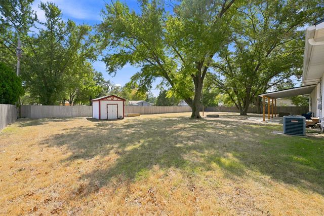 420 Westfield St, Wichita, KS 67209