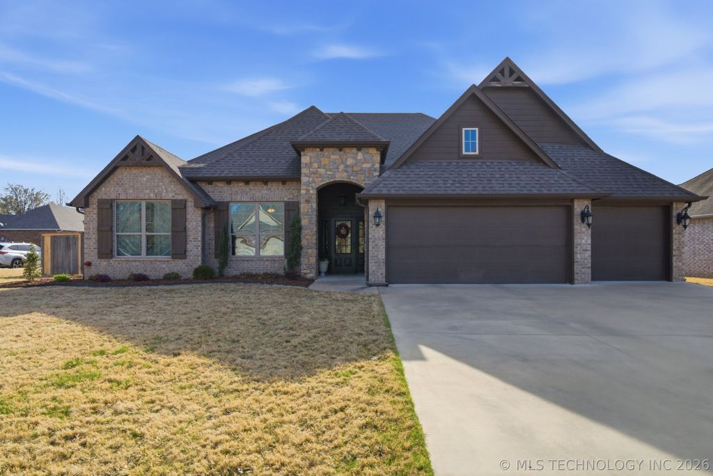 1204 Fairway Street, Claremore, OK 74019