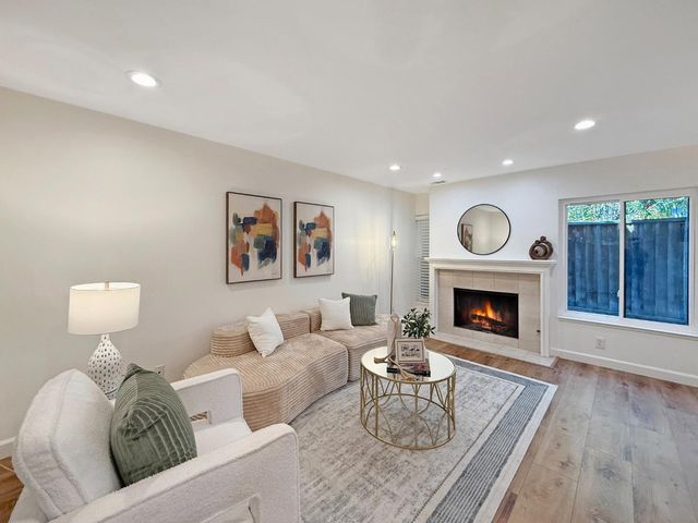 236 W Rincon Avenue P, Campbell, CA 95008