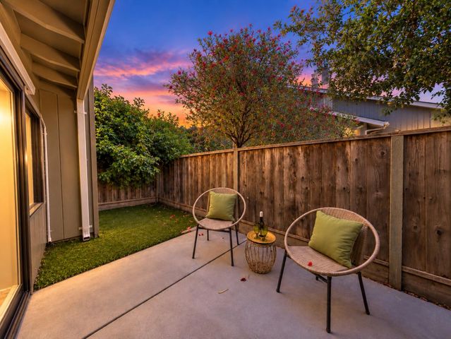 236 W Rincon Avenue P, Campbell, CA 95008