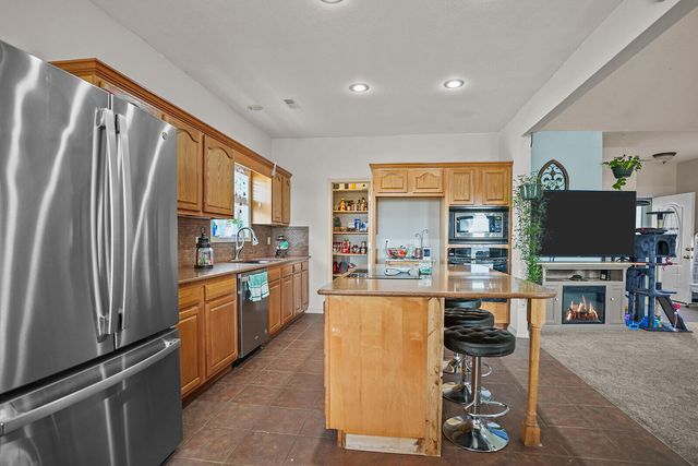 323 Larkspur Court, Ozark, MO 65721