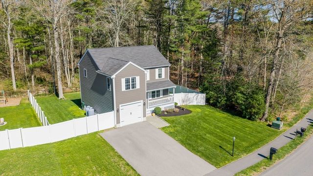 987 Dighton Woods Cir, Dighton, MA 02715