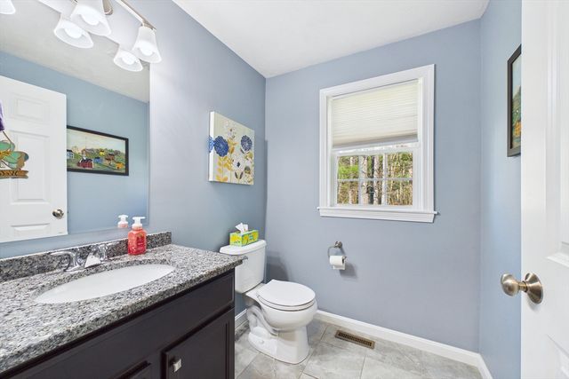987 Dighton Woods Cir, Dighton, MA 02715