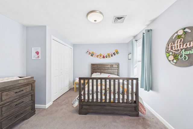 987 Dighton Woods Cir, Dighton, MA 02715