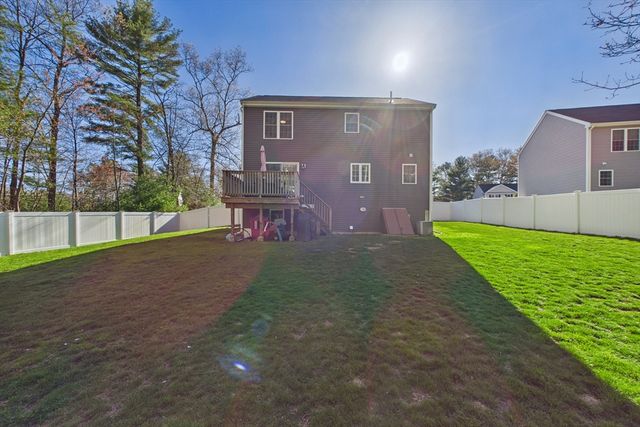 987 Dighton Woods Cir, Dighton, MA 02715