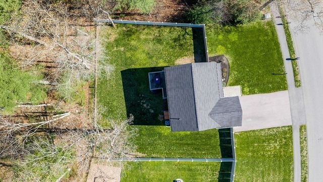 987 Dighton Woods Cir, Dighton, MA 02715