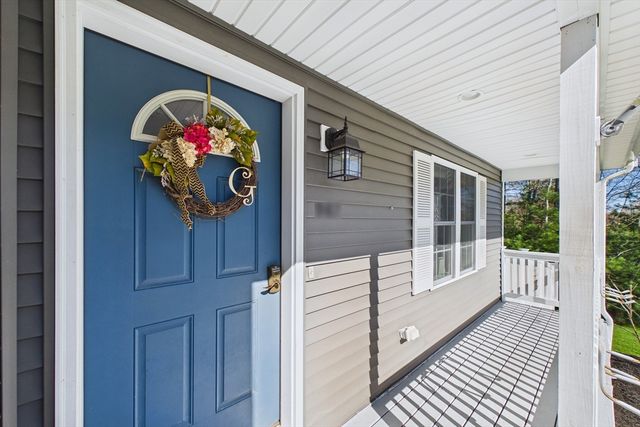987 Dighton Woods Cir, Dighton, MA 02715