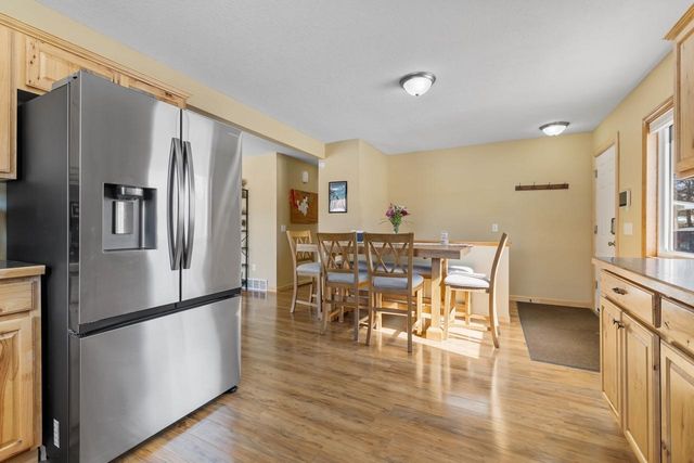 615 18th St SE, Minot, ND 58701