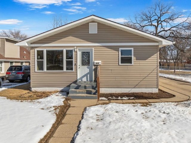 615 18th St SE, Minot, ND 58701