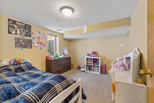 615 18th St SE, Minot, ND 58701