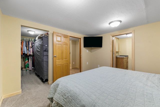 615 18th St SE, Minot, ND 58701