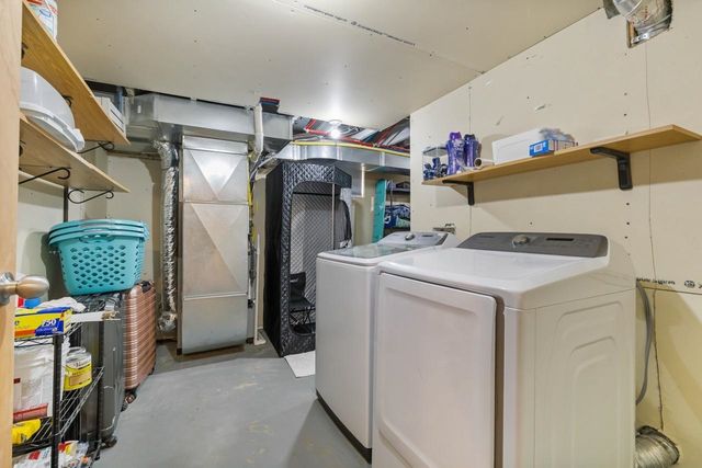 615 18th St SE, Minot, ND 58701