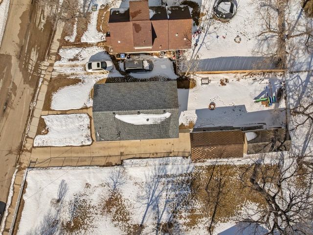 615 18th St SE, Minot, ND 58701