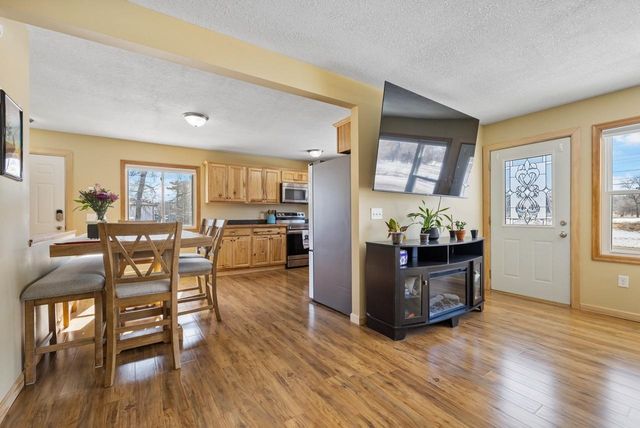 615 18th St SE, Minot, ND 58701