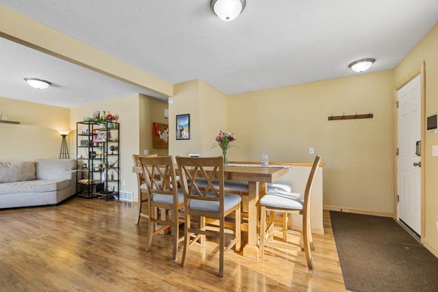 615 18th St SE, Minot, ND 58701