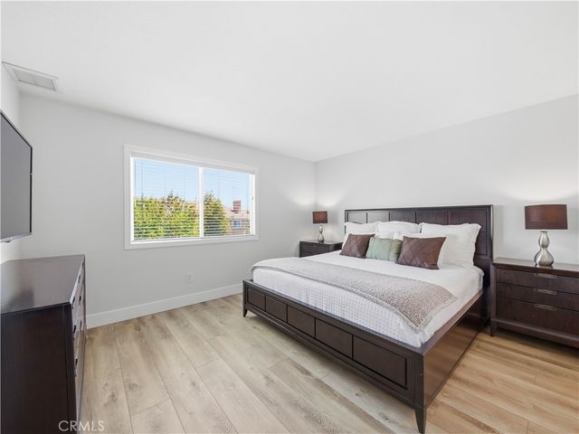25710 Holiday C, Stevenson Ranch, CA 91381