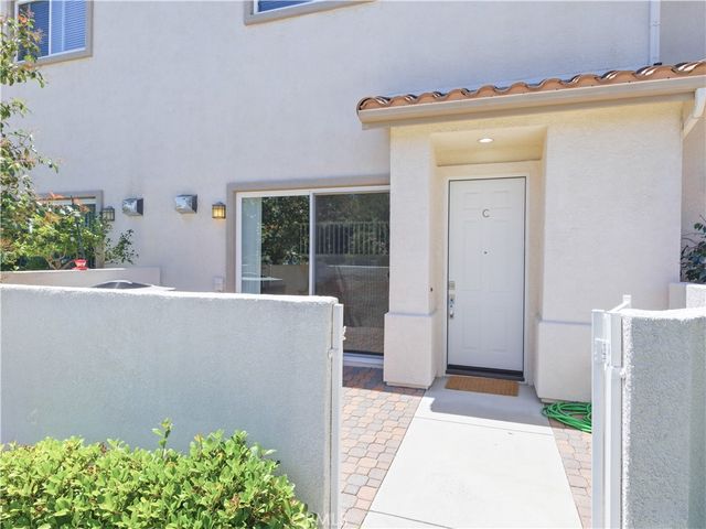 25710 Holiday C, Stevenson Ranch, CA 91381
