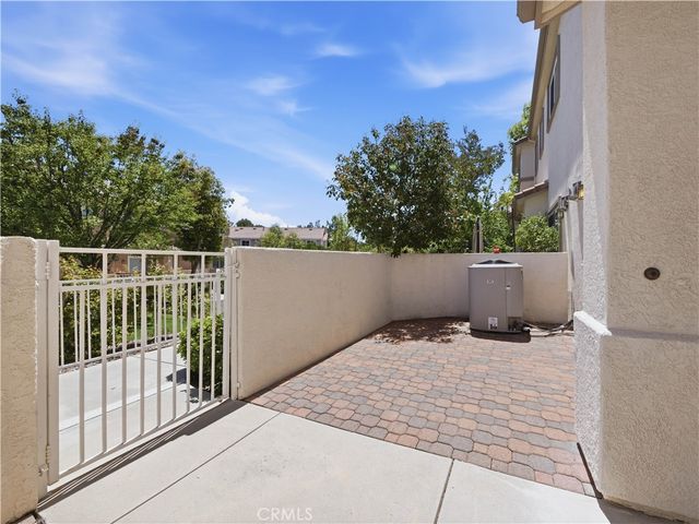 25710 Holiday C, Stevenson Ranch, CA 91381