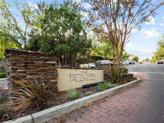 25710 Holiday C, Stevenson Ranch, CA 91381